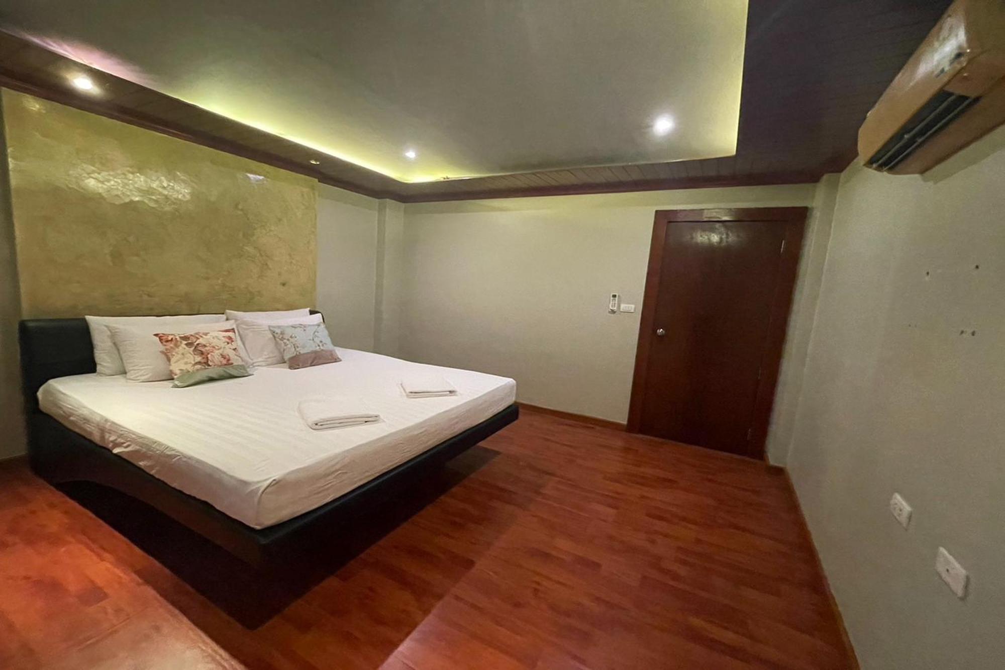 Landmark Patong Hotel Exterior photo
