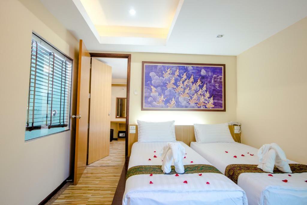 Landmark Patong Hotel Exterior photo